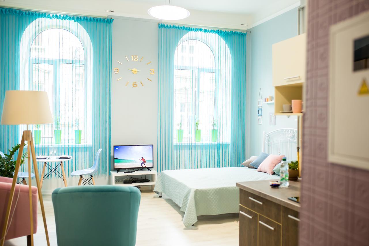 Romantic Apartment In The Center Of Old Лвив Екстериор снимка